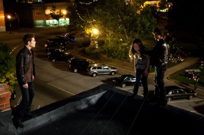 normal_PaulKaylaIan - 1x02 bts 002